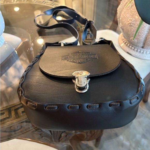 🖤🖤VINTAGE HARLEY DAVIDSON BLACK LEATHER SADFLE BAG!🖤🖤 - Picture 3 of 8